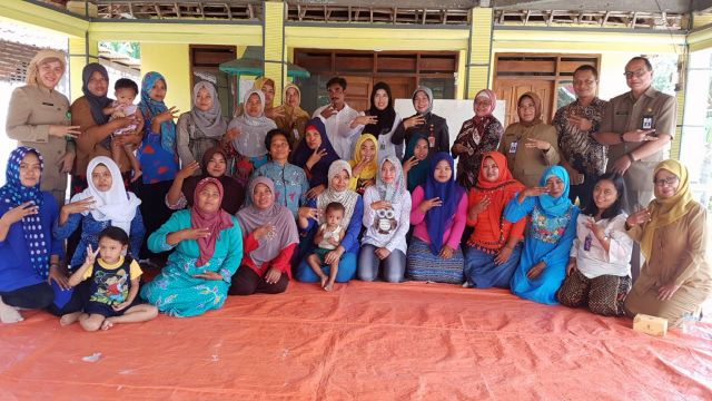 Kunjungan Kementerian Pemberdayaan Perempuan dan Perlindungan Anak RI ke Sekolah Perempuan di Desa K